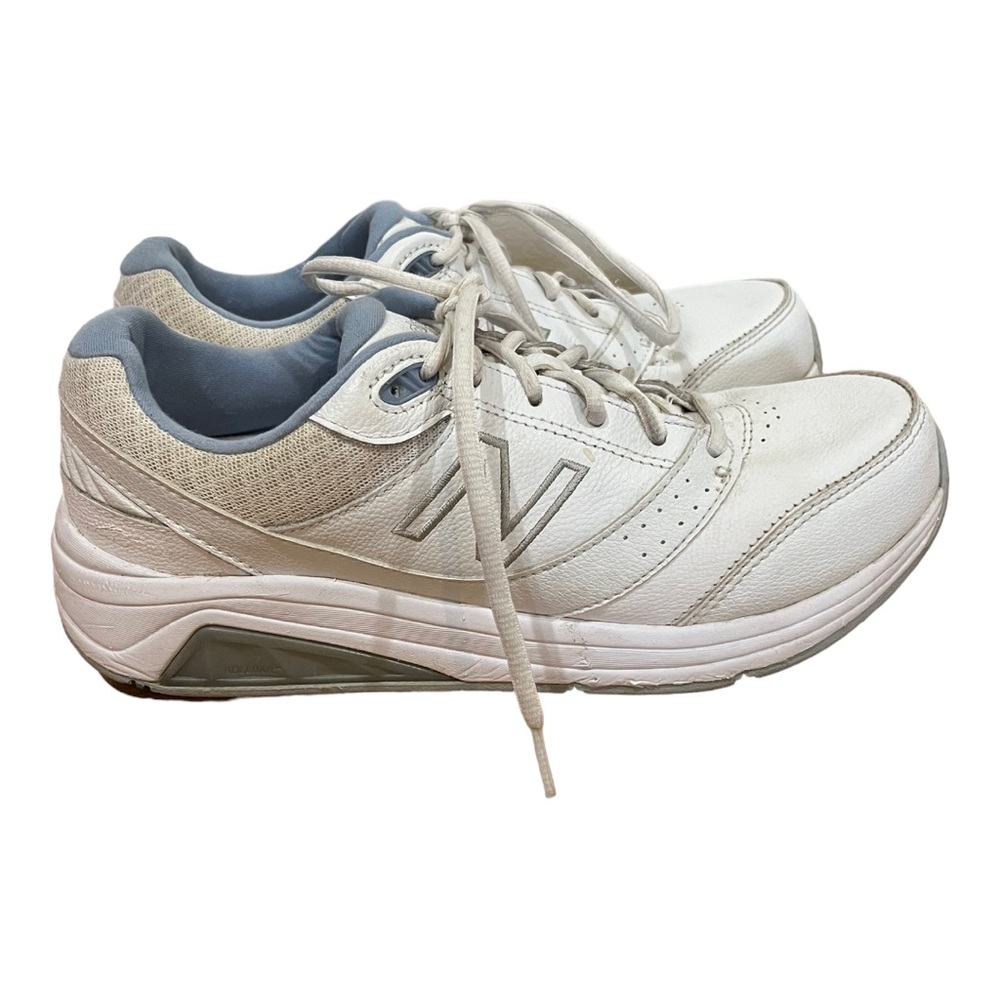 New Balance white Dad sneakers tennis athletic shoes size 9.5